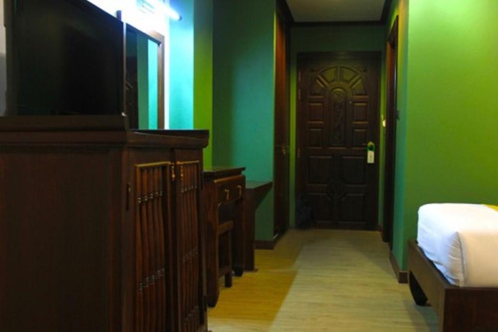 Chour Palace Hotel Мае Сай Екстериор снимка
